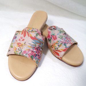 Luisa D'Orio Sandals, Floral. Women's size 9